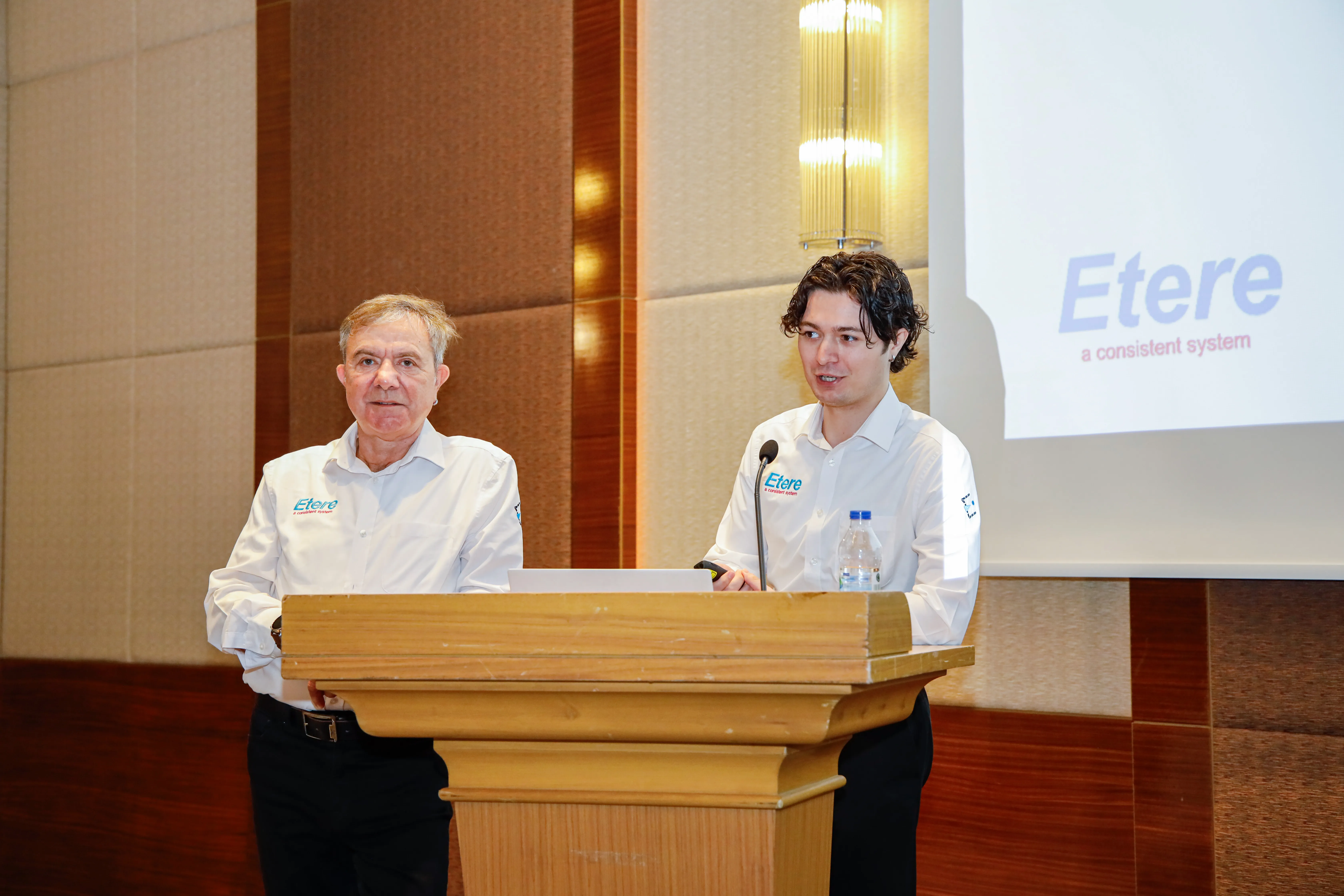 АЛЕКС ГАТТАРИ ПРЕДСТАВЛЯЕТ КЕЙС В ОБЛАСТИ ИСКУССТВЕННОГО ИНТЕЛЛЕКТА, РАСКРЫВАЮЩЕЕ СИЛЬНЫЕ И СЛАБЫЕ СТОРОНЫ ВЕДУЩИХ МОДЕЛЕЙ